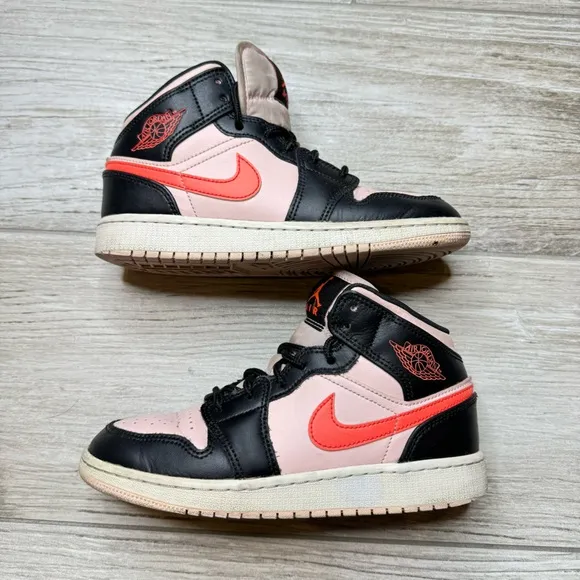AIR JORDAN 1 Mid GS Crimson &amp; Pink Size 3.5