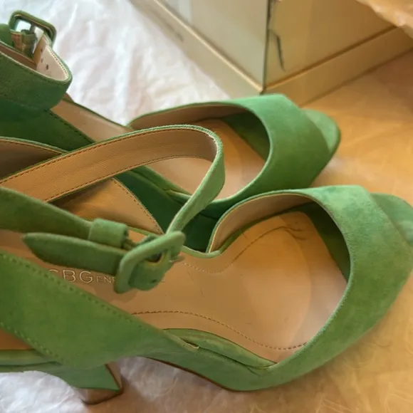 BCBG Nellie spearmint kidsuede 8.5 worn once small signs a of wear plus