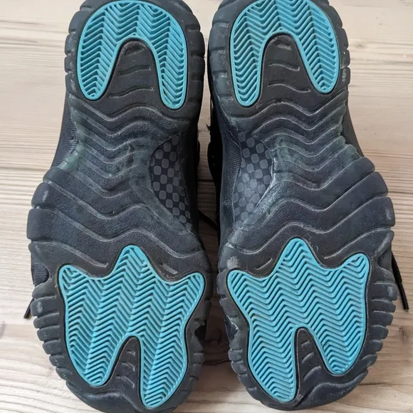 Black Jordan 11 retro sneaker, Gamma Blue PS, 6.5, great condition