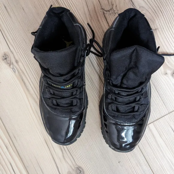 Black Jordan 11 retro sneaker, Gamma Blue PS, 6.5, great condition