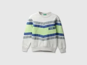Boys Colorblocked Round Neck Sweatshirt