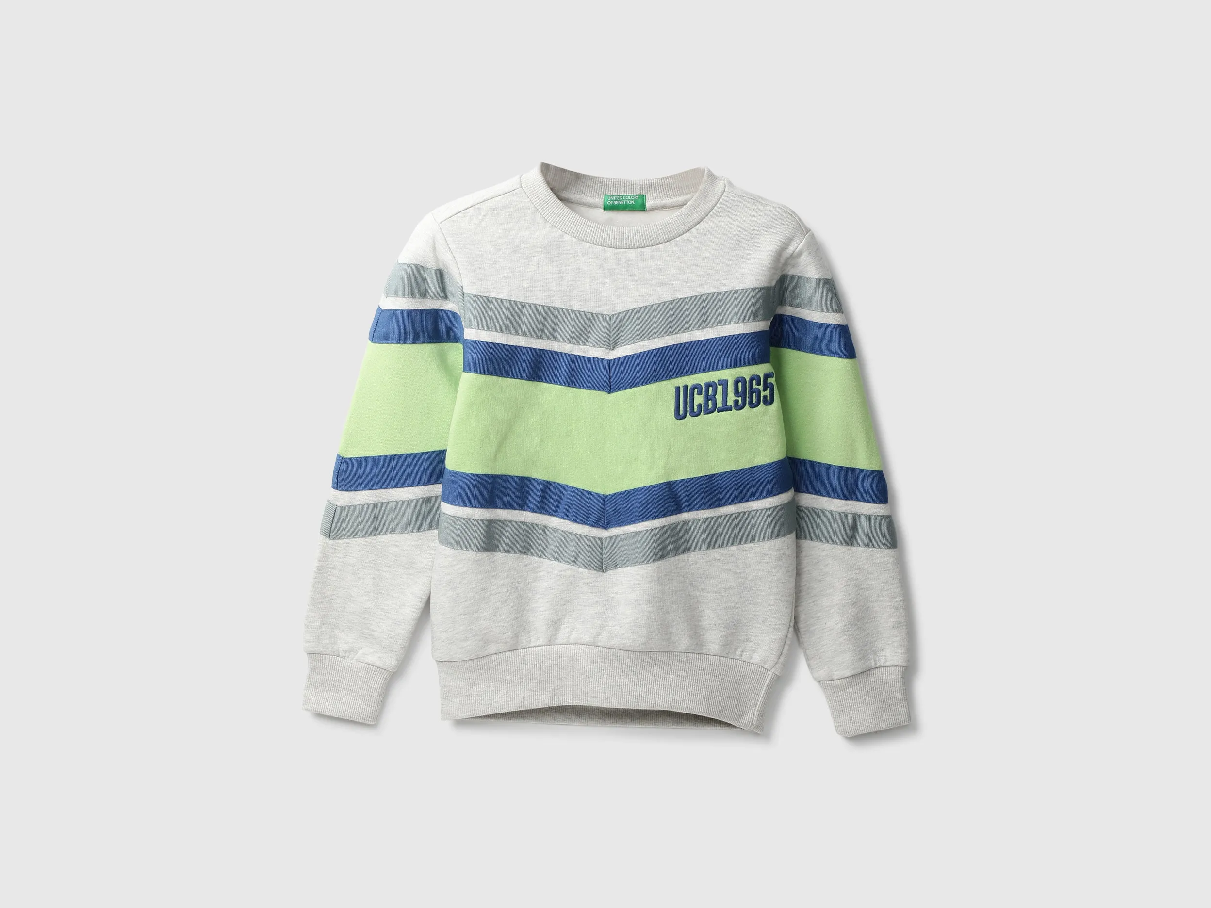 Boys Colorblocked Round Neck Sweatshirt
