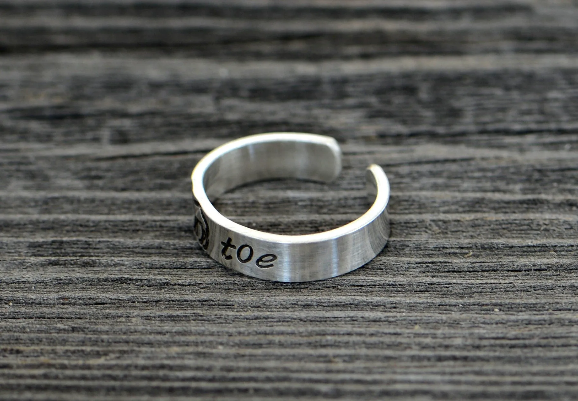 Camel toe sterling silver toe ring