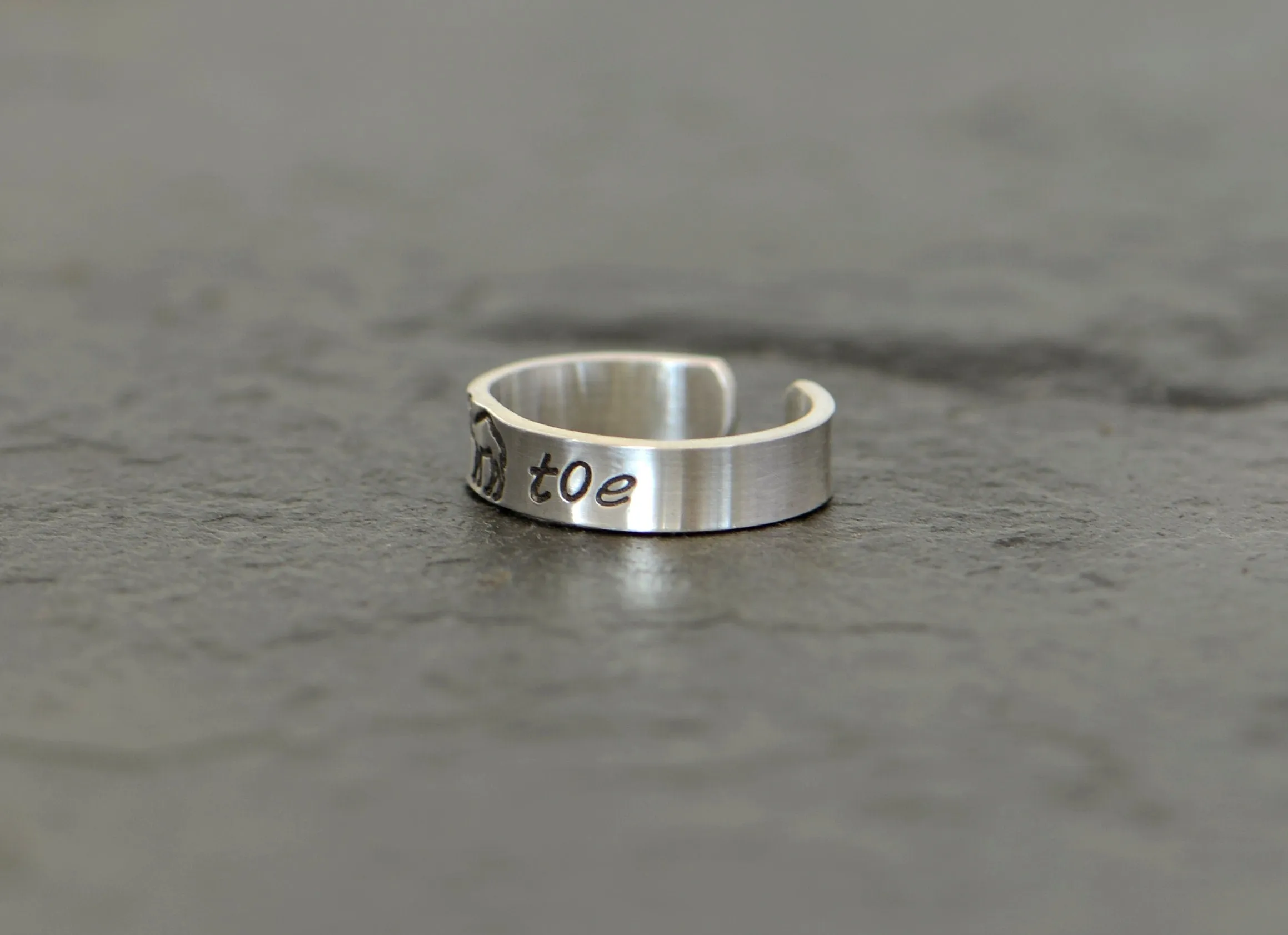 Camel toe sterling silver toe ring