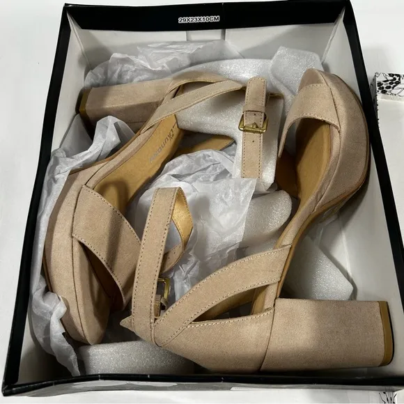CL By Laundry - Women's Go On 2  Nude Super Suede Sandal - Size 6.5 M