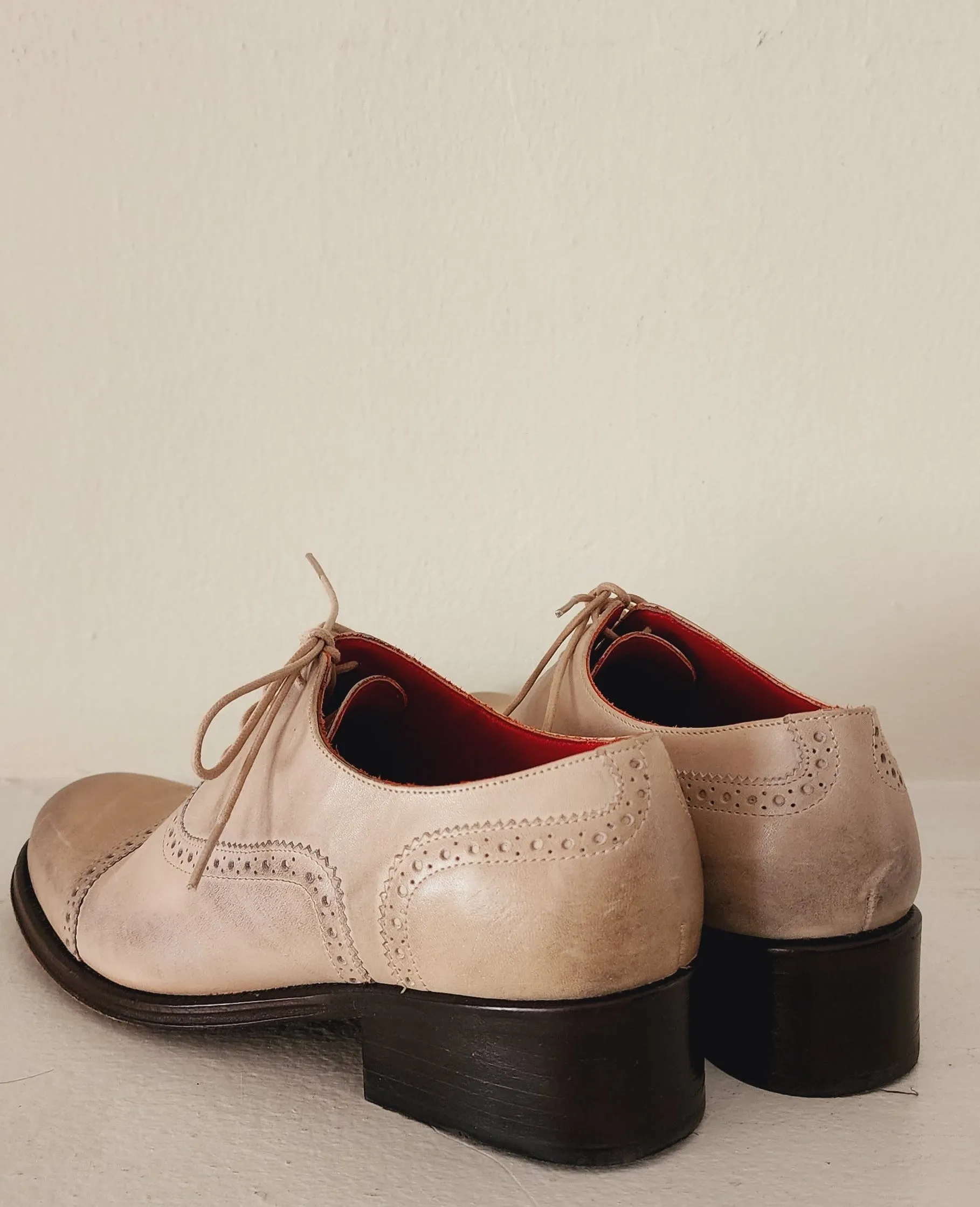 Cream Leather Lace-Up Oxfords Shoes by Alcala's / Womens 9