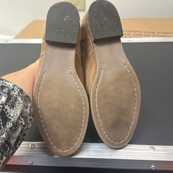 Diba Suade shoes size 9.5