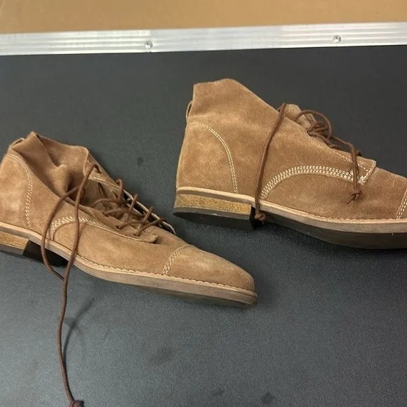 Diba Suade shoes size 9.5