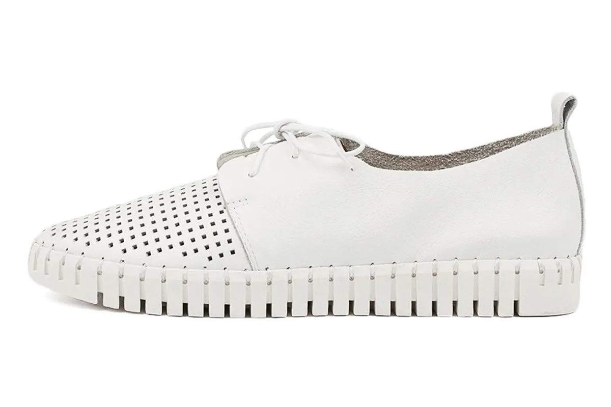 Django and Juliette Huston White Womens