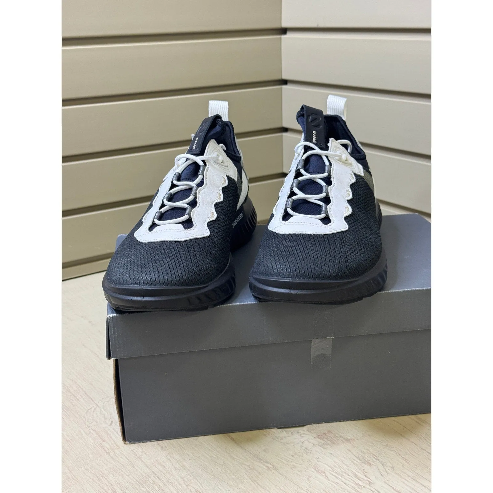 EU44 Ecco US Sneakers Impeccable Men’s Or New! 10-10.5 Competitive pricing ATH Black/White/Gray 1FTM