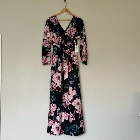 𝅺Floral-Print Maxi Dress