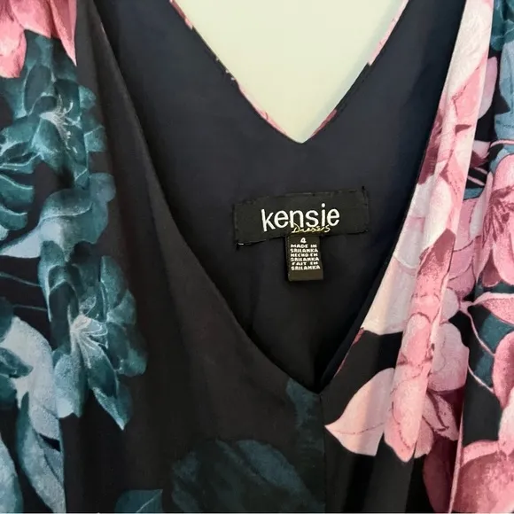 𝅺Floral-Print Maxi Dress