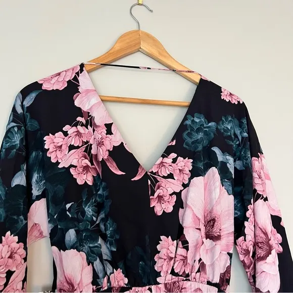 𝅺Floral-Print Maxi Dress