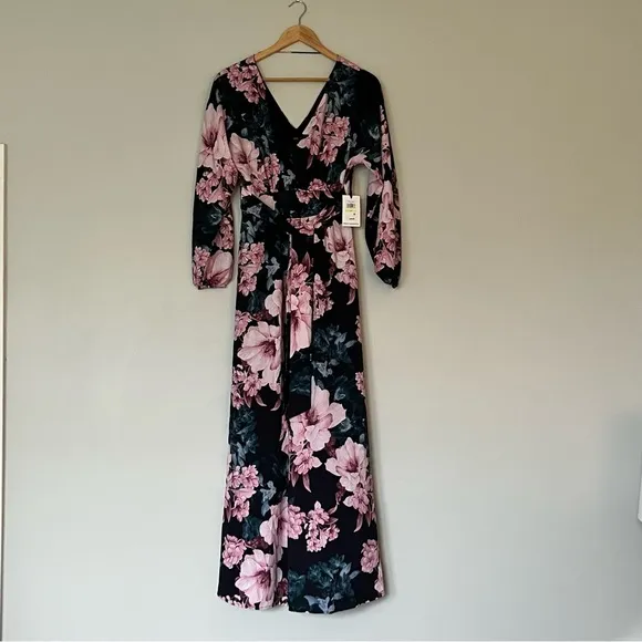 𝅺Floral-Print Maxi Dress