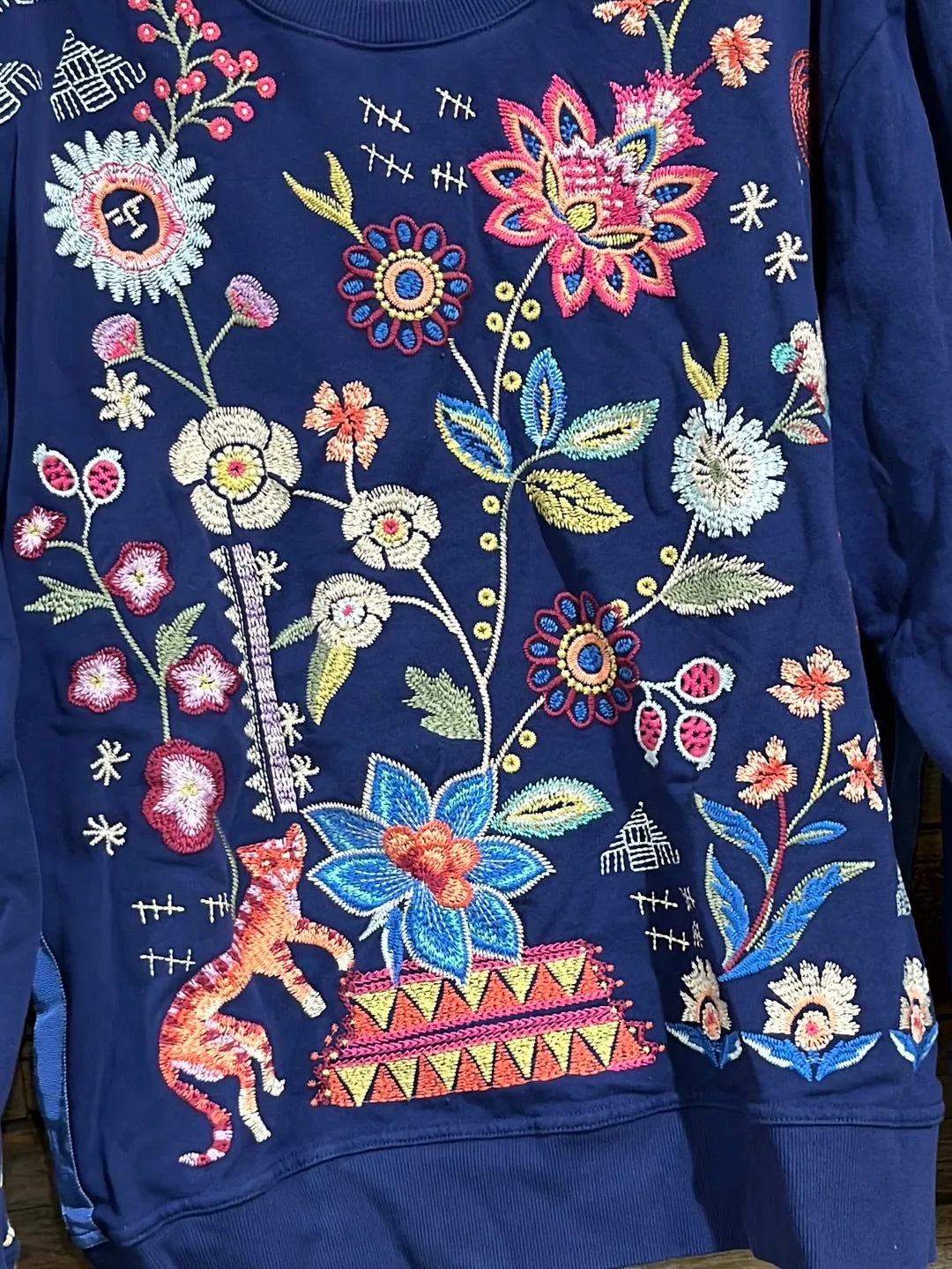 Griffin Ribbon Sweatshirt