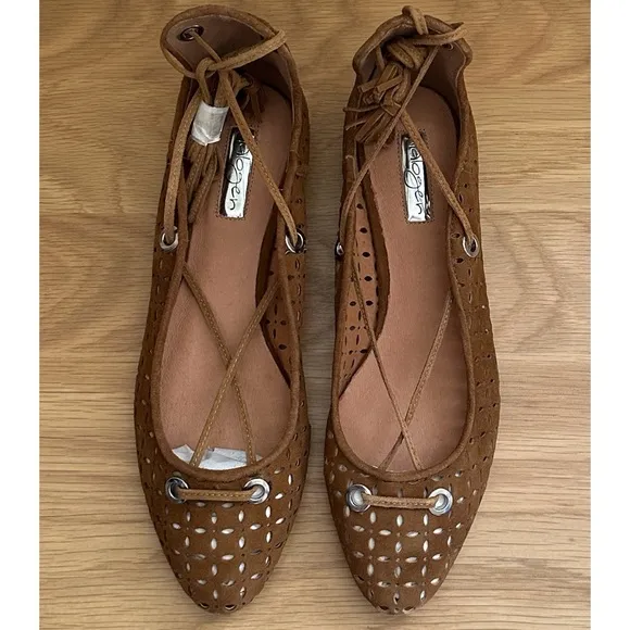 Halogen Cognac Suede Flat