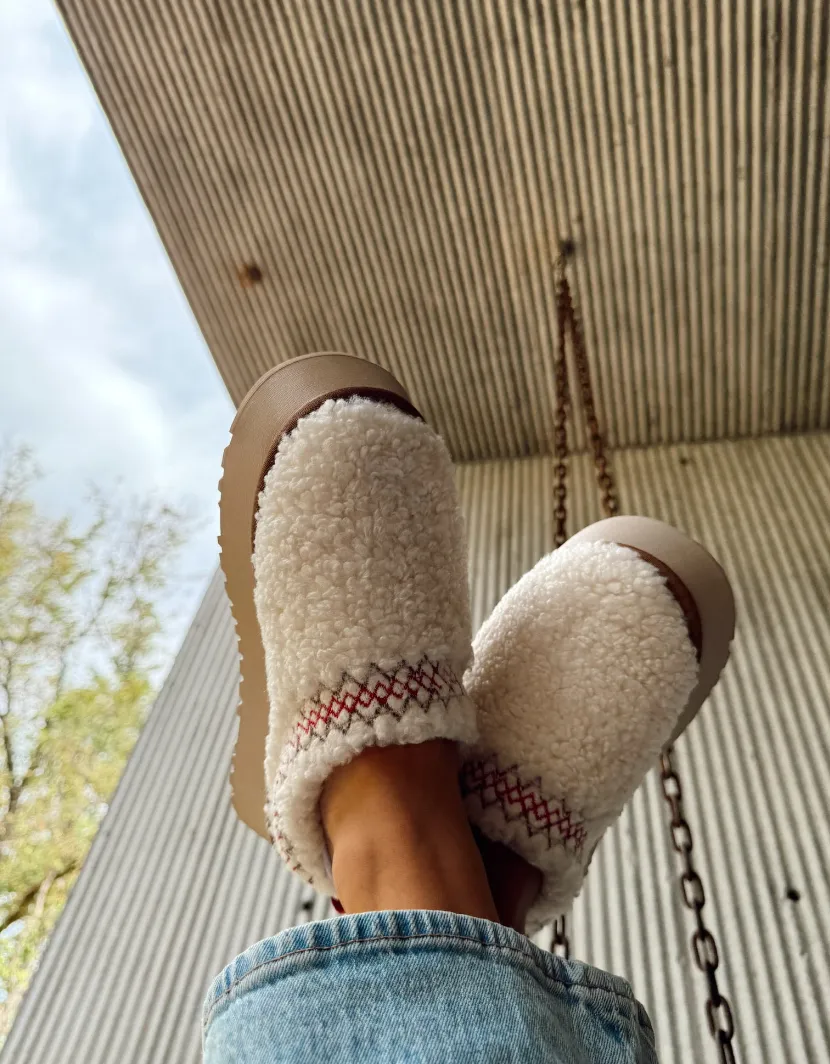 Holiday Spice Sherpa Platform Slippers
