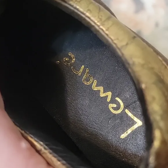 Lemaré Velvet Sneakers