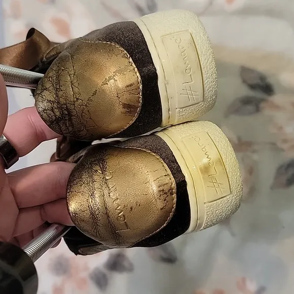 Lemaré Velvet Sneakers