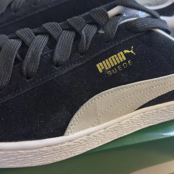 NEW- PUMA- mens suede classic XXL- black and white- Size 11