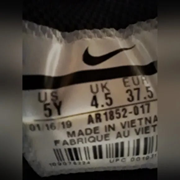 Nike Air Max Plus GS Black Orange Yellow Size 5Y AR1852-017