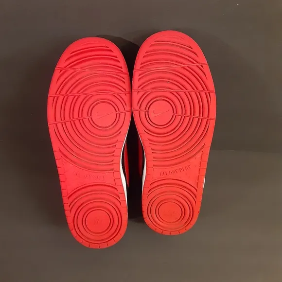 NIKE COURT BOROUGH MID 2, Mid top, Size Unisex 4Y.