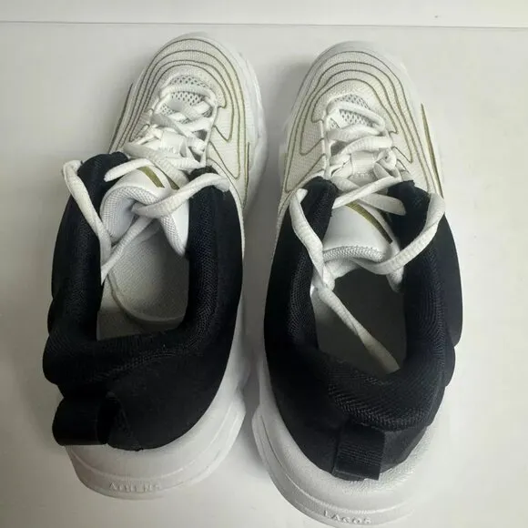 Nike Giannis Immortality Basketball Shoe White Size 5.5 M Big Kid