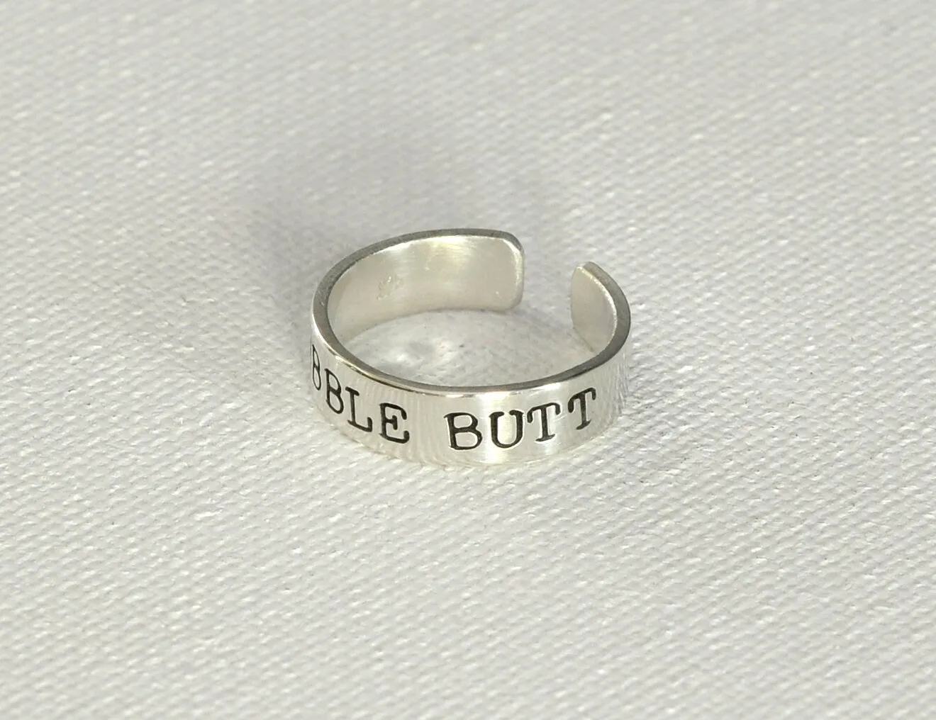 Sterling Silver Toe Ring - hand stamped with bubble butt