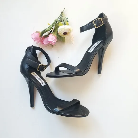 Steve Madden Real Love Black Anklestrap Open Toe heels size 6
