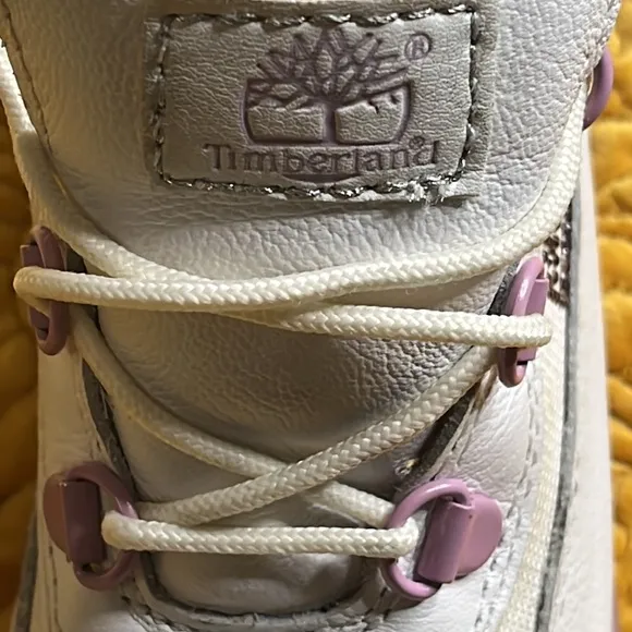 Timberland  big kid White and pink leather boot