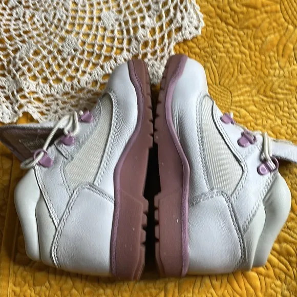 Timberland  big kid White and pink leather boot
