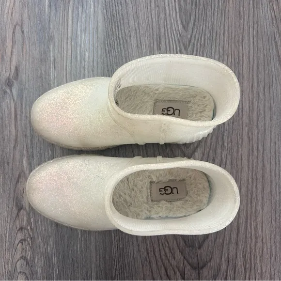 UGG rain boots girls size 1