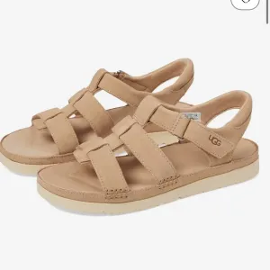 UGG Unisex-Child Goldenstar Strap Sandal