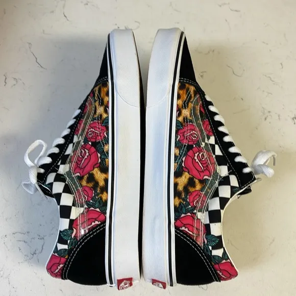 Vans Old Skool Unisex Rose Animal Check Mens Size 9.5 Women’s Size 11 Worn Once