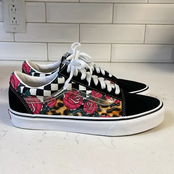 Vans Old Skool Unisex Rose Animal Check Mens Size 9.5 Women’s Size 11 Worn Once