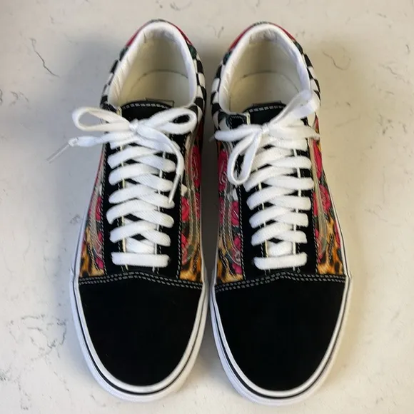 Vans Old Skool Unisex Rose Animal Check Mens Size 9.5 Women’s Size 11 Worn Once