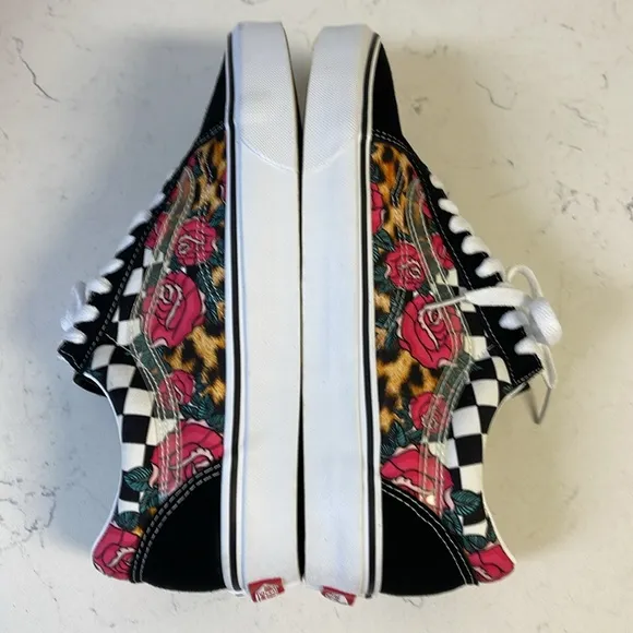 Vans Old Skool Unisex Rose Animal Check Mens Size 9.5 Women’s Size 11 Worn Once