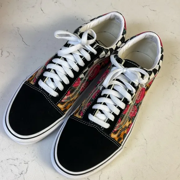 Vans Old Skool Unisex Rose Animal Check Mens Size 9.5 Women’s Size 11 Worn Once