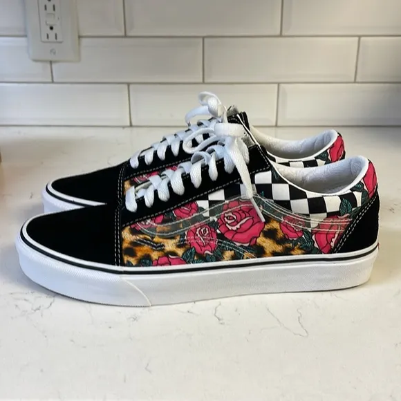 Vans Old Skool Unisex Rose Animal Check Mens Size 9.5 Women’s Size 11 Worn Once