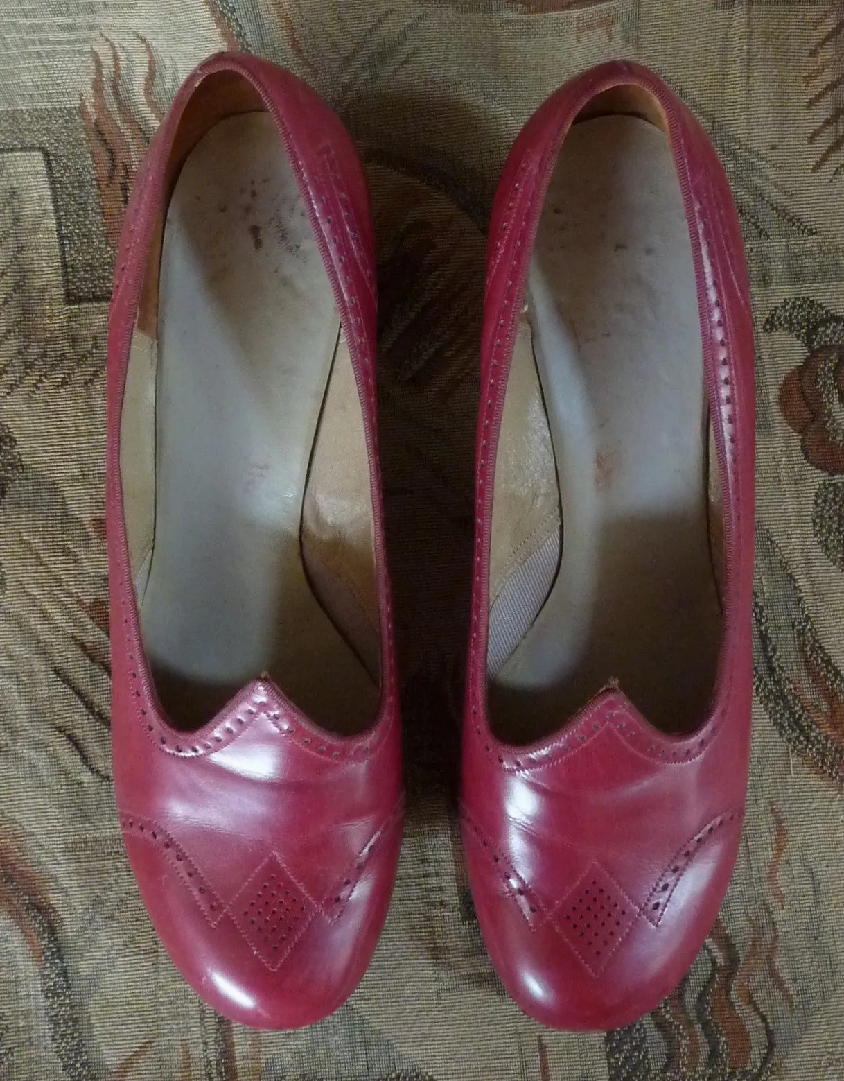 Vintage 1940s Shoes Red Leather Courts Heels UK 7